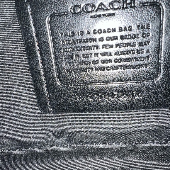 Authentic Coach JES F68160 Camera Crossbody - Picture 5 of 6